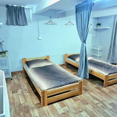 Simple Apartment Near Hockey & Football Arena براتسيلافا المظهر الخارجي الصورة