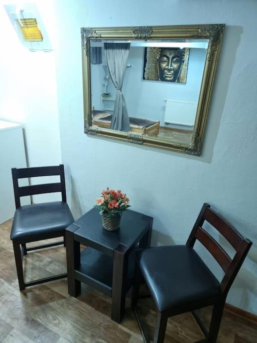 Simple Apartment Near Hockey & Football Arena براتسيلافا المظهر الخارجي الصورة